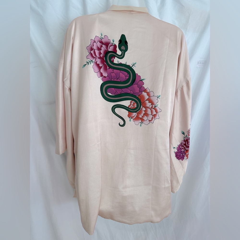 Floral Kimono Robe with Snake Design - Pink